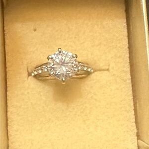 🦃 Two tone sterling silver CZ ring